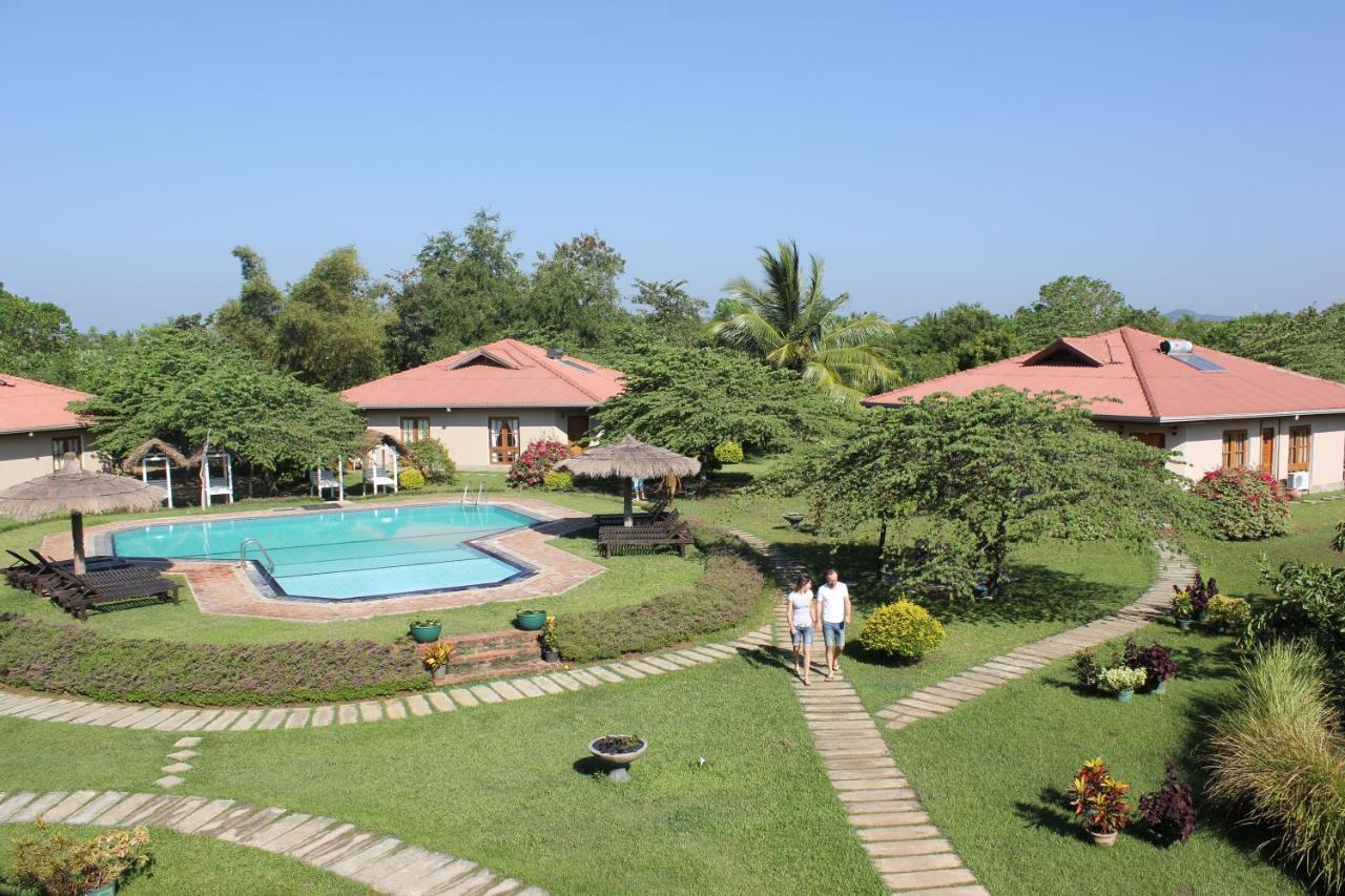 Hibiscus Garden Hotel Tissamaharama Eksteriør bilde