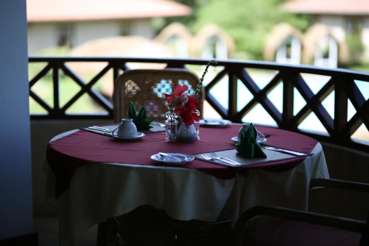 Hibiscus Garden Hotel Tissamaharama Eksteriør bilde